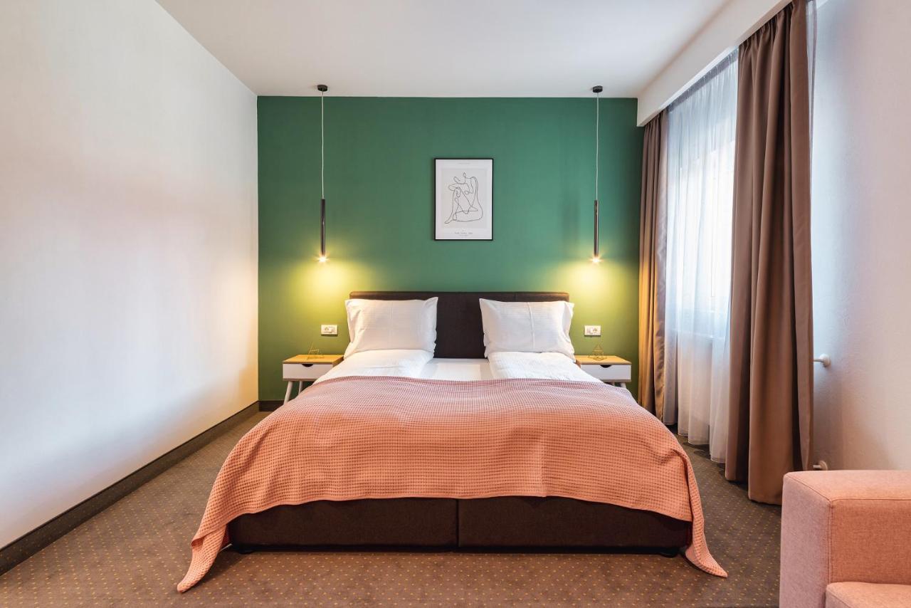 Saga Rooms Victoria  Bagian luar foto
